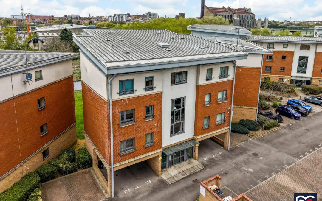 West Cotton Close, Southbridge, Northampton