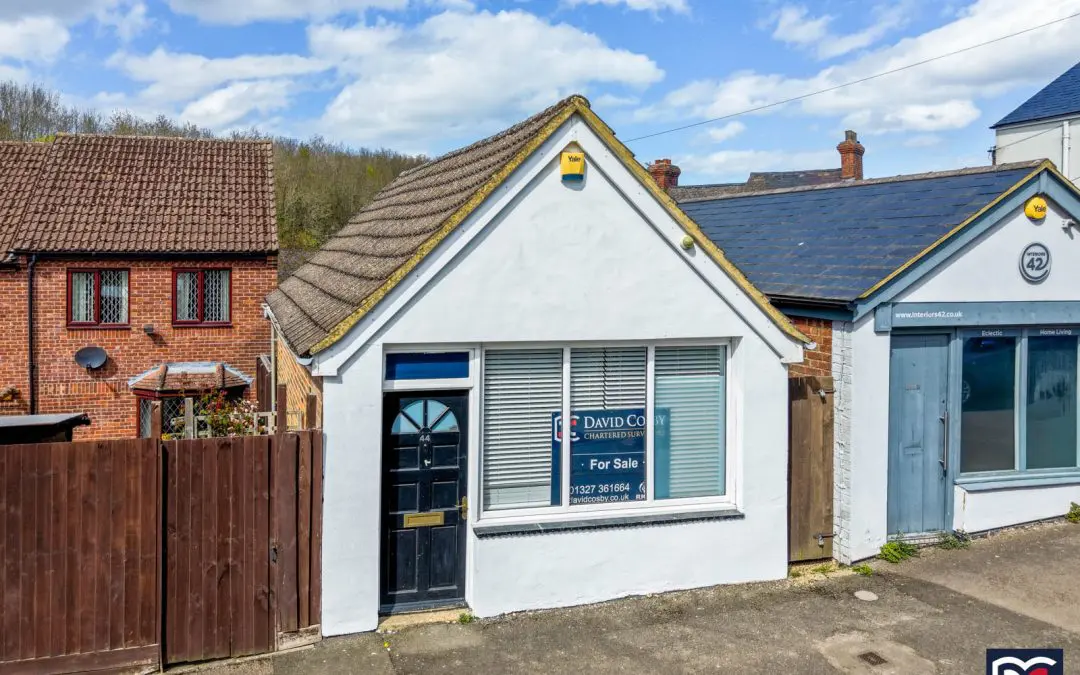 Station Road, Woodford Halse