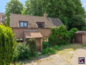 Emery Close, Welton