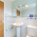 BartonHolmeFAMILYBATHROOM