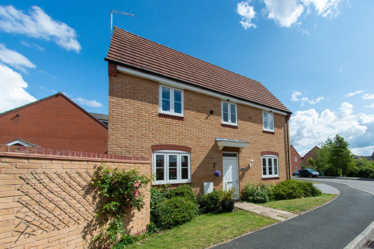 41 Chequers Close FOR SALE David Cosby Chartered Surveyors & Estate