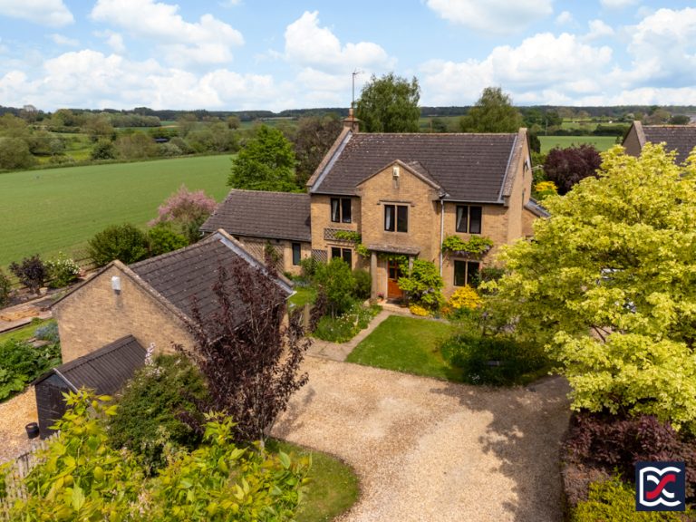 Magdelan Close, Syresham