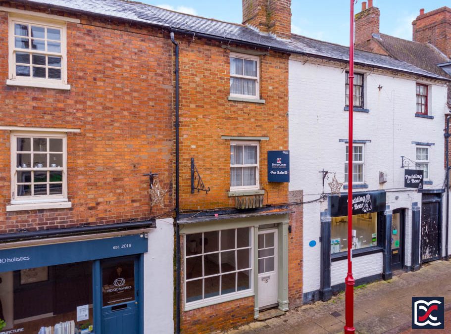 15 & 15a Sheaf Street, Daventry, NN11 4AA